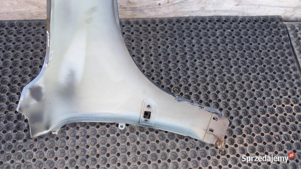 VOLVO V70 II LIFT BŁOTNIK PRZÓD LEWY 45526 osobowe Zbierkowo