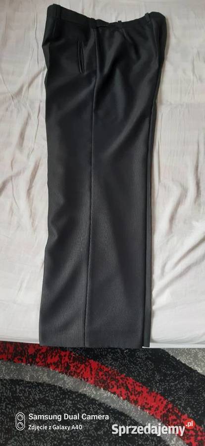 Sprzedam ładny nowy garnitur męski 18254 Ząbki