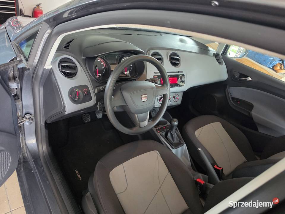 SEAT IBIZA KOMBI 12 70 2012 94 000 15 000 15 000