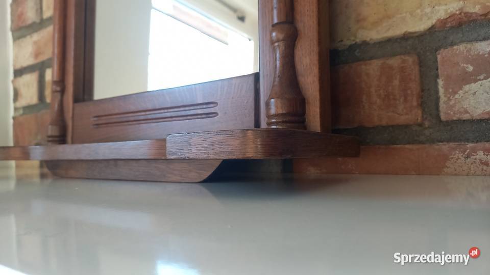 Lustro w dębowej drewnianej ramie z półką Gawroniec