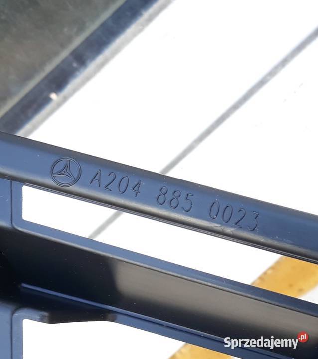MERCEDES W204 KRATKA ŚRODKOWA ZDERZAKA PRZÓD