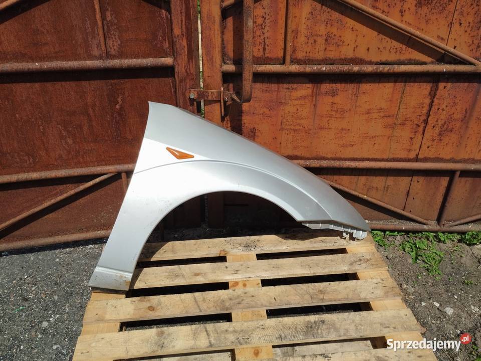 Błotnik prawy przód ford focus MK1 osobowe Żnin