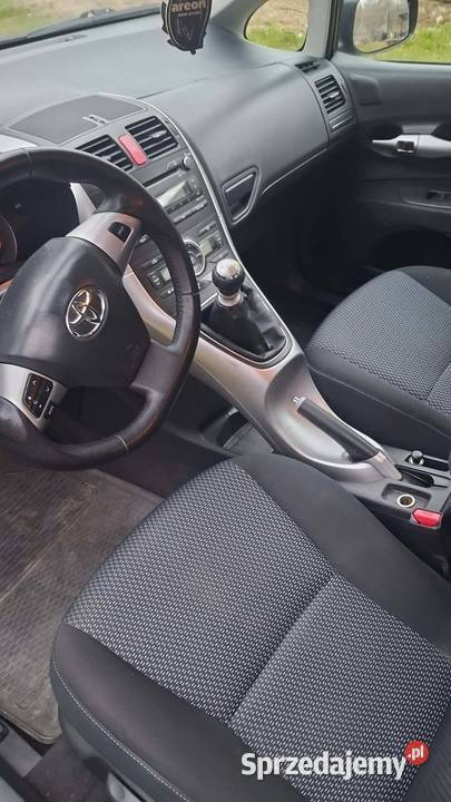 Toyota auris 16 bgaz benzyna+LPG Auris Szydłówek