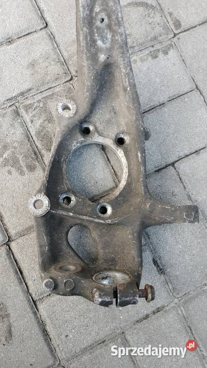 Zwrotnica lewa przednia Audi a4 B8 osobowe Zwrotnice Tomaszów Lubelski sprzedam