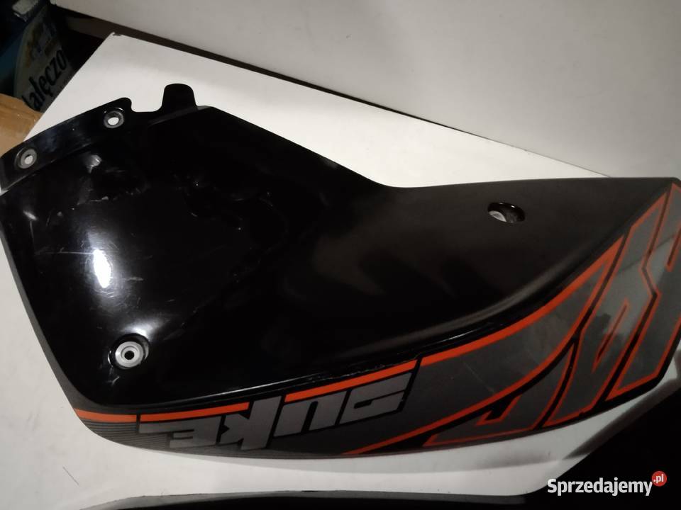 Pokrywa zbiornika paliwa KTM DUKE 390 Lewa Świdnica