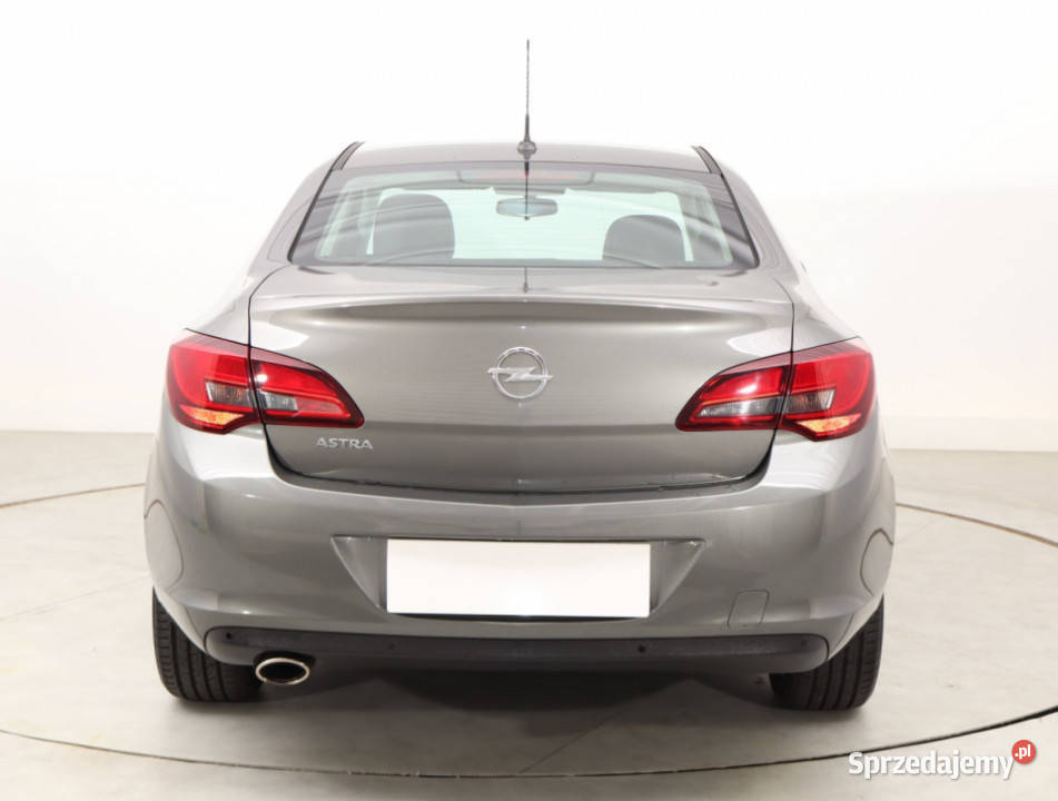 Opel Astra 14 T czujnik parkowania