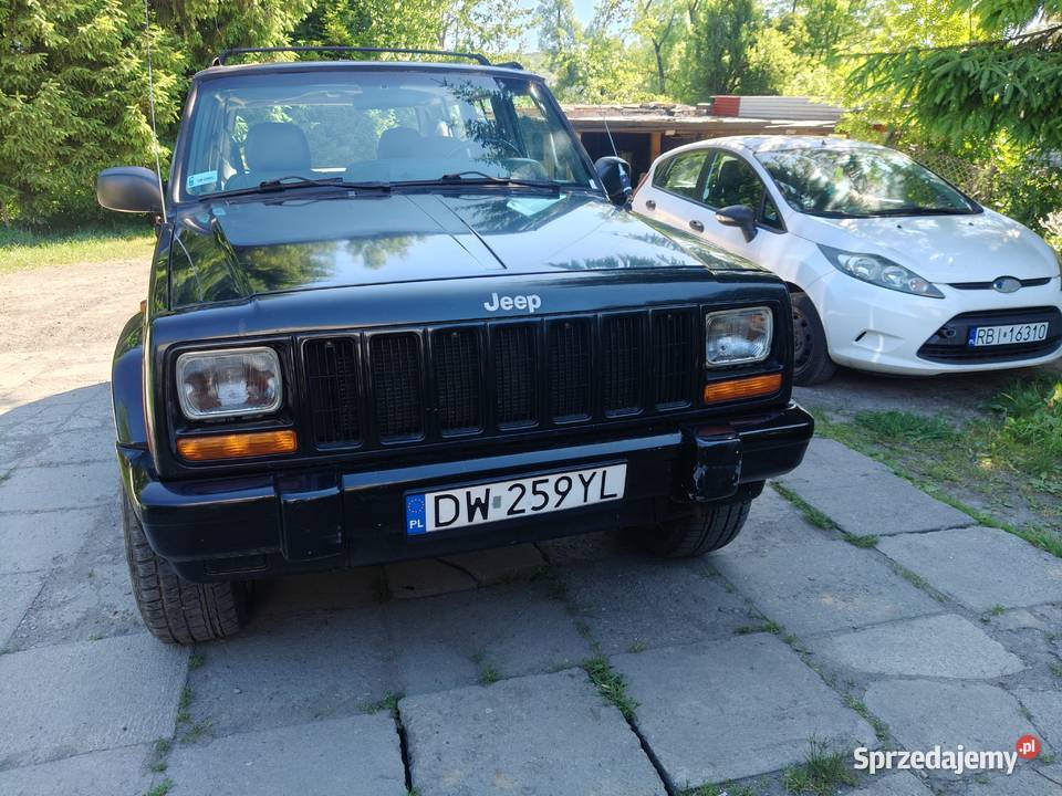 Jeep Cherokee 25 td Piękny nieuszkodzony Ustrzyki Dolne