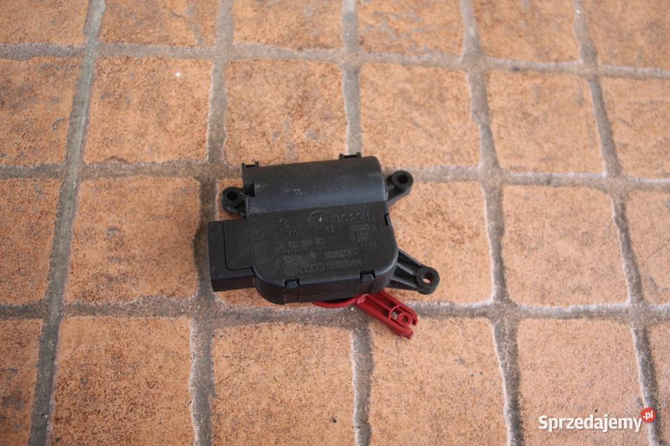 SILNICZEK NAGRZEWNICY AUDI A4 B6 8E1820511 osobowe