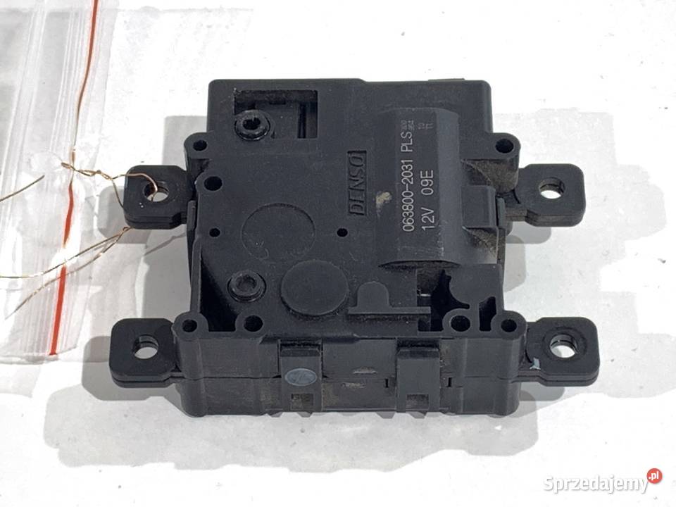 SILNIK NAGRZEWNICY TOYOTA 0638002031 COROLLA E21 osobowe