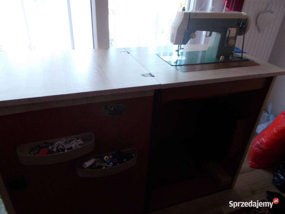 Szafkowa maszyna do szycia Łucznik