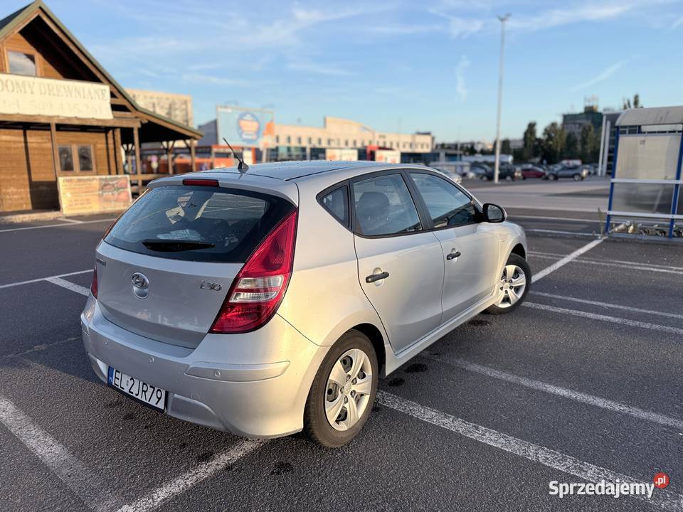 HYUNDAI I30 w ładnym stanie z niskim przebiegiem i30 Łódź