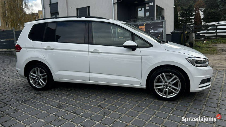 Volkswagen Touran 20 TDI 2017 DSG Top Led Radar Gdynia sprzedam