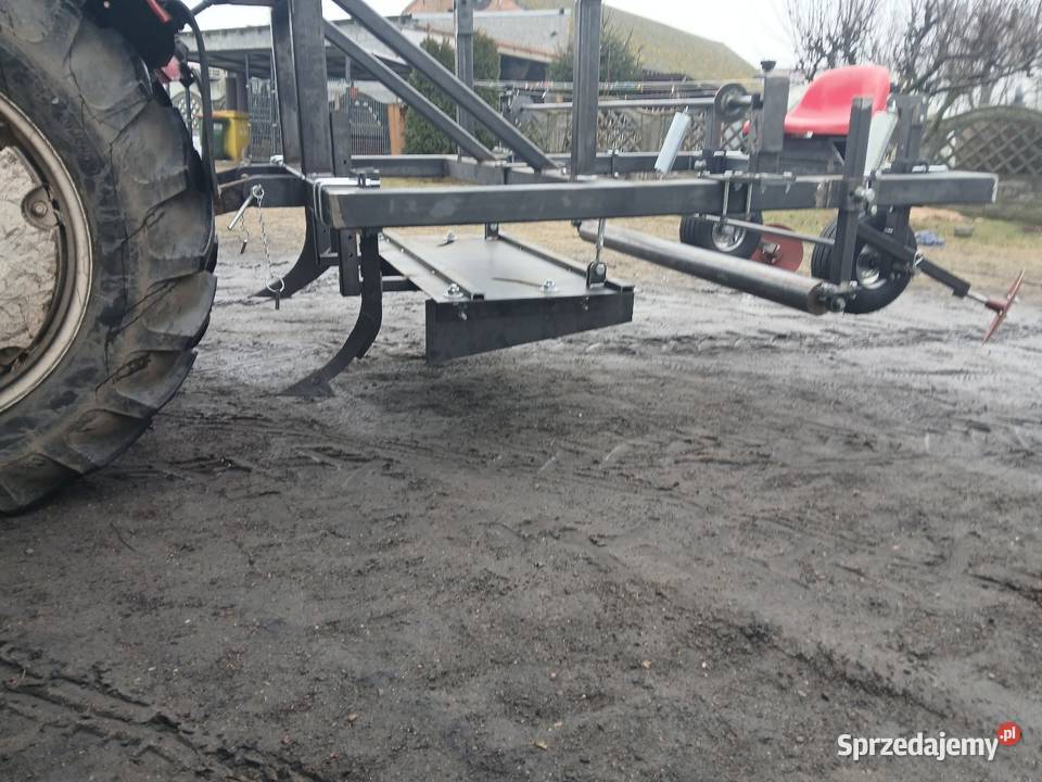 Maszyna do rozkladania foli pod ogorka itp