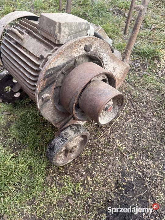 Silnik 15kw na wózku z gniazdem przełącznikiem Przytyk sprzedam