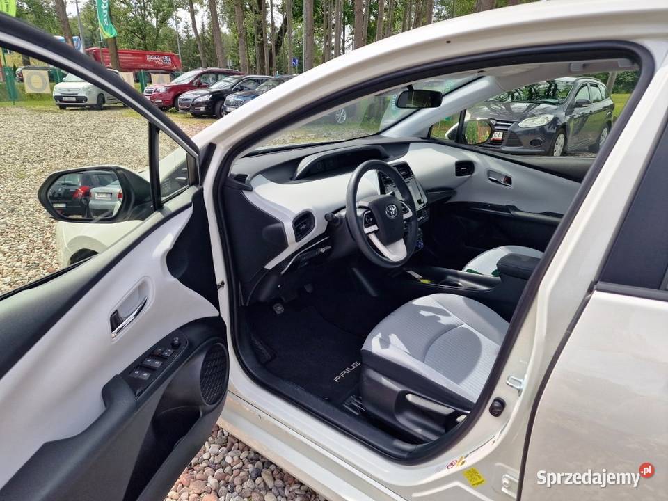 Toyota Prius 18 Hybrid Bogate Wyposażenie Rok produkcji 2016 Białystok sprzedam