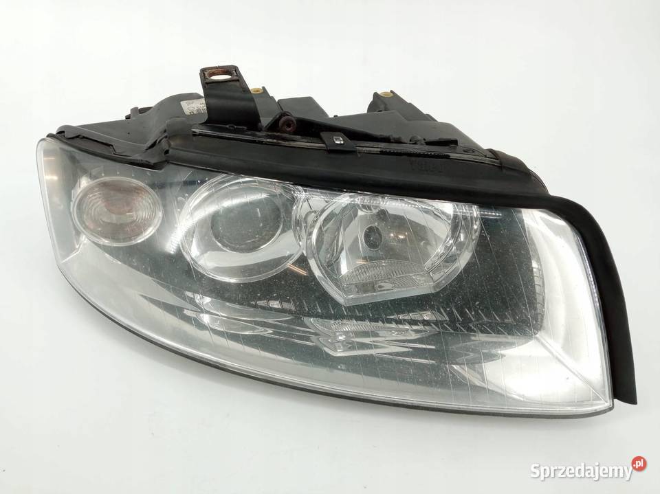 LAMPA PRZÓD PRAWA EU 8E0941004F Audi A4 II świętokrzyskie