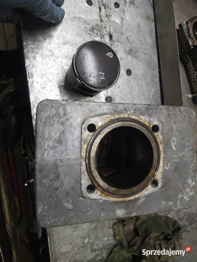 Rotax 377 cylinder tłok 380 tuleja pierścienie Jelenia Góra