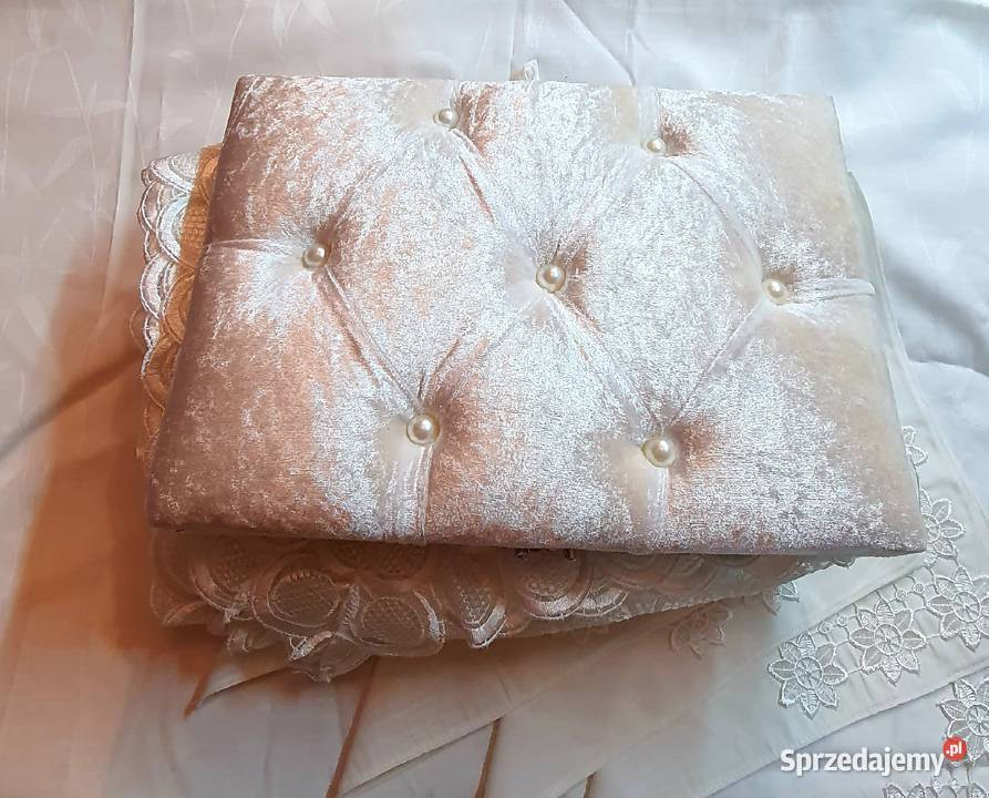 Biały Obrus w unikalnej aksamitnej szkatułce Obrusy i serwety Piaseczno