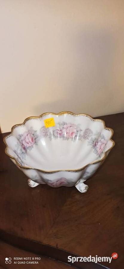 Patera falista krawędź kanelowana złocona
Biała Gdańsk