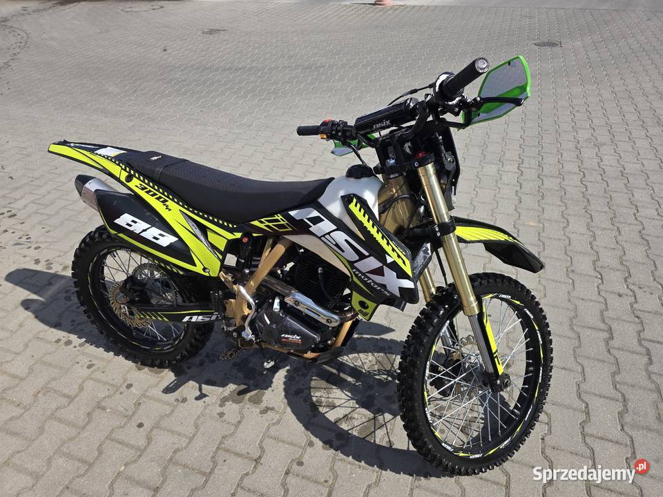 Cross 300 5 biegowy manulal 2024 produkcji cross Pozostałe Słupsk