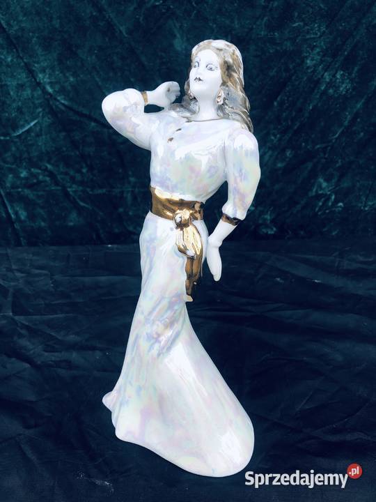 PORCELANOWA FIGURKA kobieta Stipo Rumunia łódzkie Łowicz