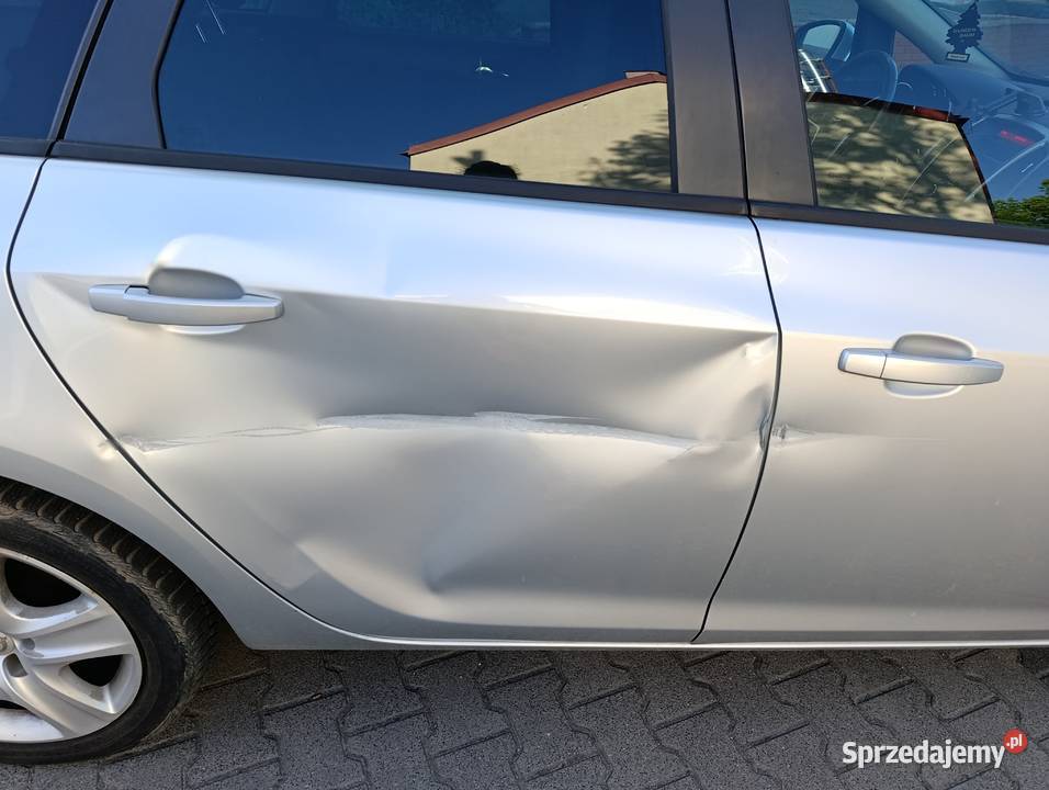 Opel Astra J 2011 Ksawerów