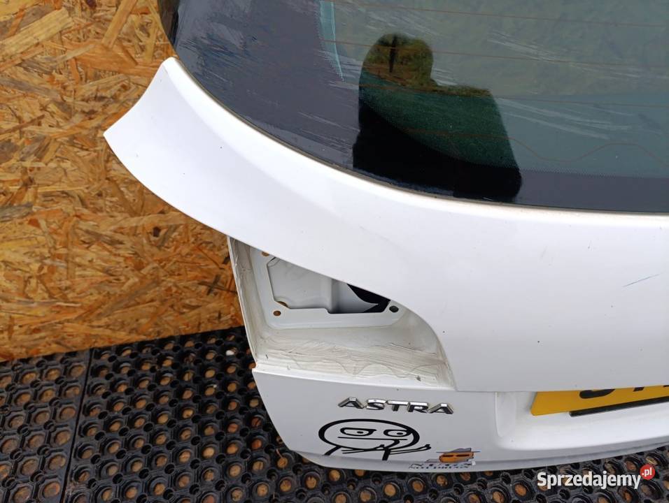 OPEL ASTRA J KOMBI 5D KLAPA TYŁ Z40R Zbierkowo