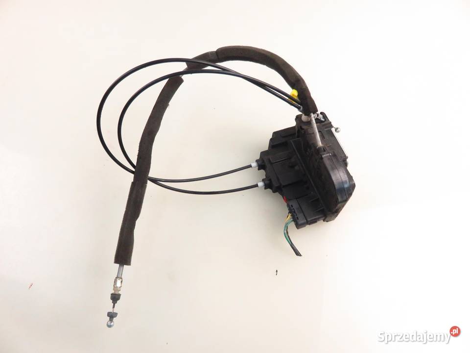 ZAMEK LEWY PRZEDNI NISSAN VERSA I