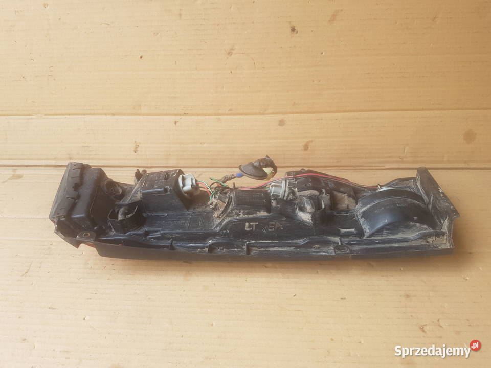 Suzuki Swift EA lampa tylna lampy tył tylne Motoryzacja Legnica