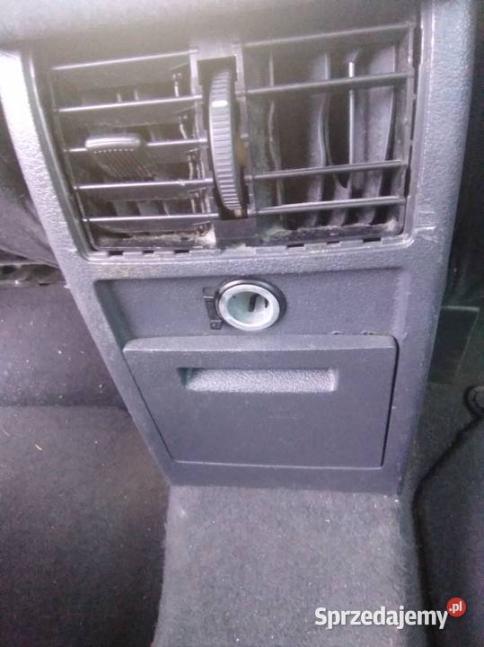 Tylni Cup Holder VW Touran Rumia