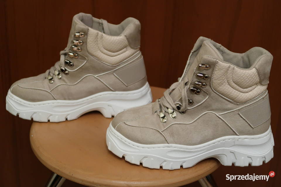 Damskie buty trzewiki trapery firmy SINSAY 39 Kozaki