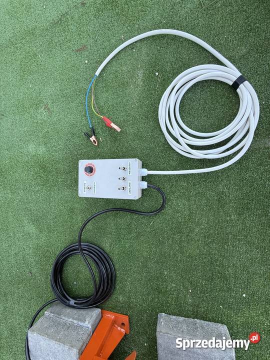 NOWA Posypywarka Solarka Samochodowa 110 L 12 V sprzedam