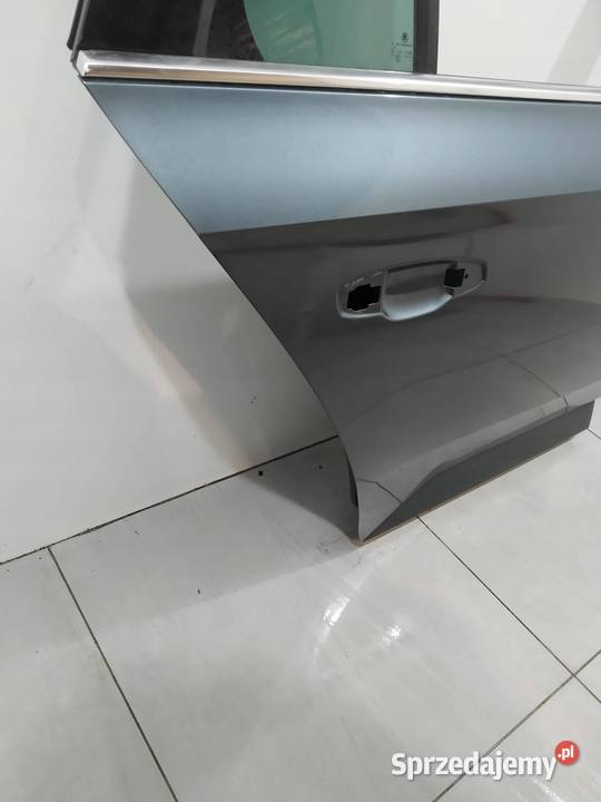 DRZWI PRAWE TYŁ KOMBI Skoda Superb III 2015