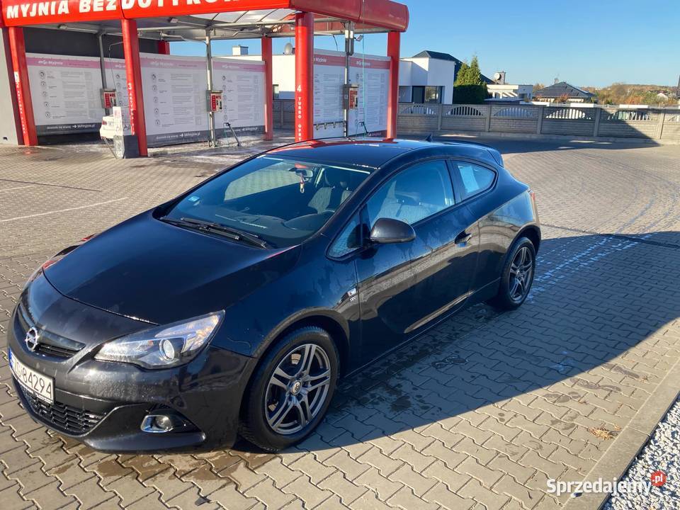 Suer czarny sportowy Opel GTC Ozorków