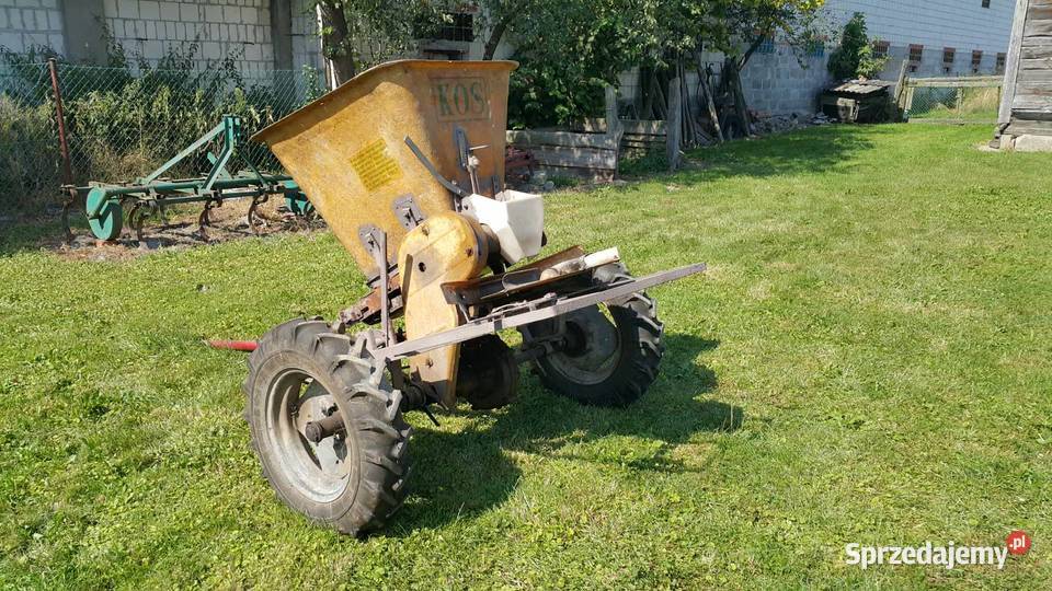 KOS rozsiewacz nawozu Maszyny rolnicze Łyniew
