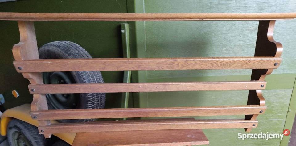 Półka na ścianę na czapki pełna deska Iłża