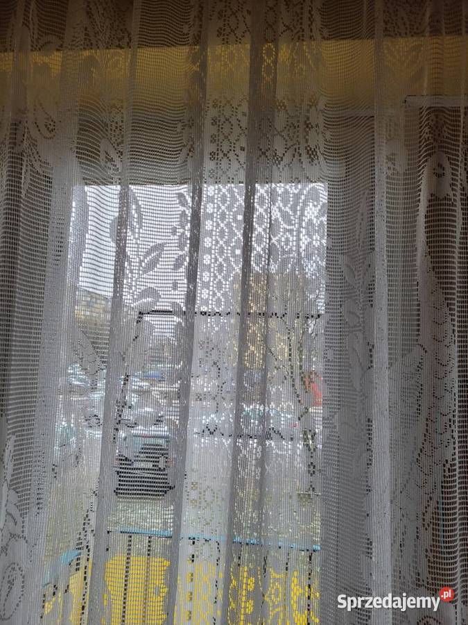 Sprzedam firankę podszytą taśmą biały