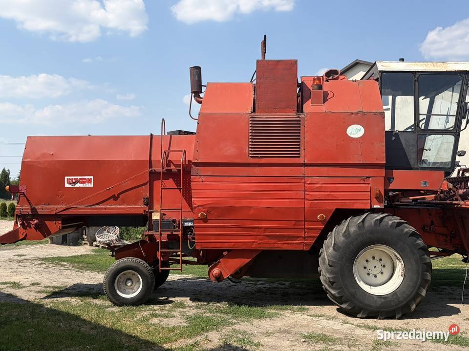 Sprzedam Bizon rekord Z058 i Massey Ferguson Wózek do header'a Zakrzew