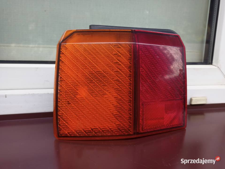 Nissan Sunny B11 Kombi Traveller lampa tył tylna osobowe Sieradz