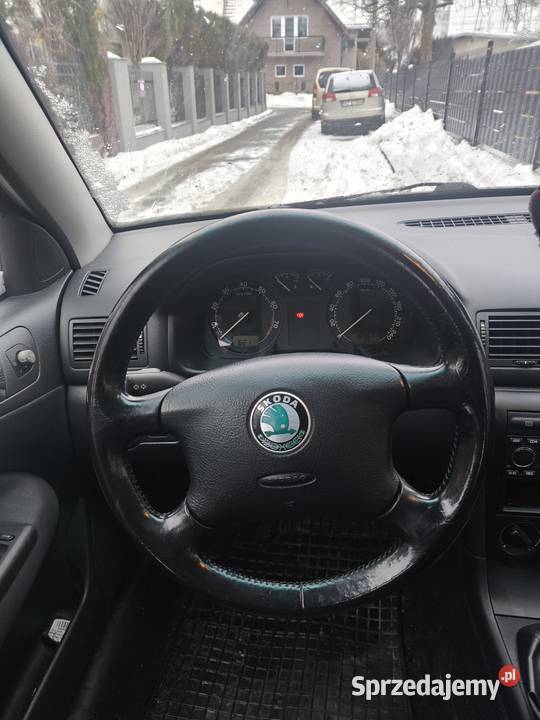 Skoda octavia 16mpi sprzedam nieuszkodzony Octavia Rzeszów