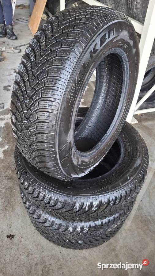 4 Opony zimowe falken eurowinter hs01 19565r15 łódzkie Pabianice sprzedam