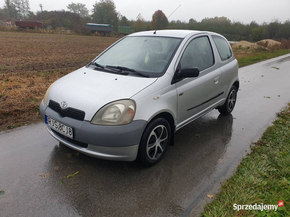 Toyota Yaris z klima VAT marża Jasło