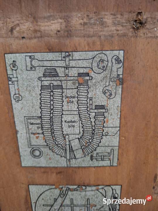 Stara niemiecka oryginalna skrzynia wojskowa