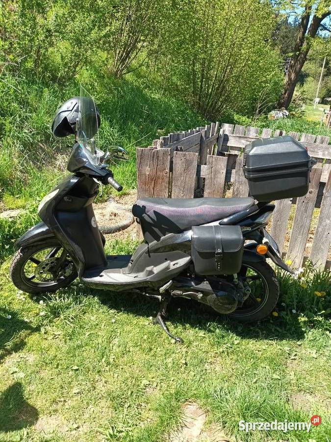 Skuter Zipp toros eltrapo
