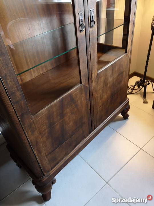 Stara zabytkowa witryna biblioteczka Jarocin