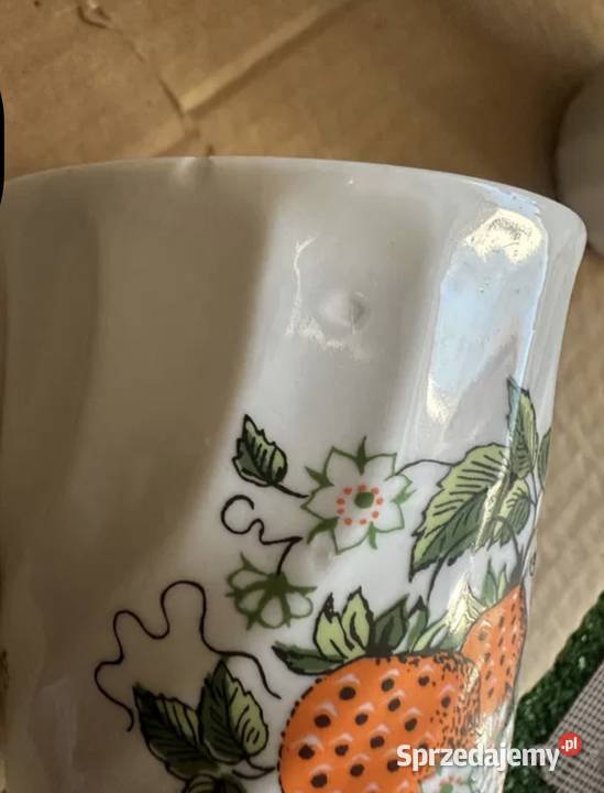 Kubek poziomka Chodzież z lat PRLu łódzkie Łódź