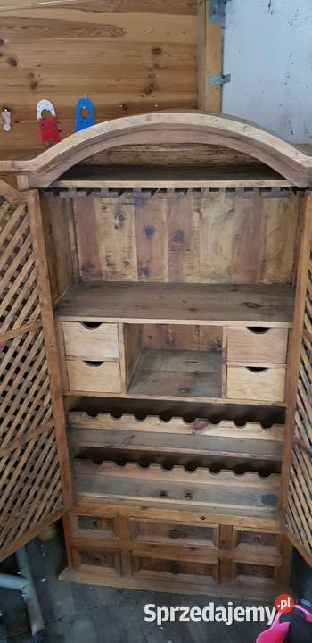 Szafa na wino Stara winiarka Kłodzko