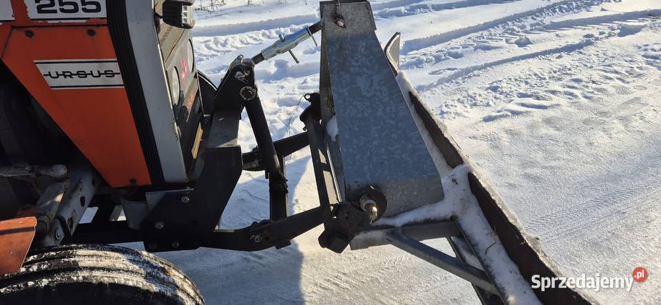 Massey Ferguson 255TUZpług do śniegu