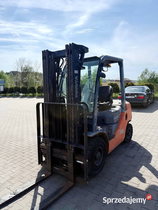 wózek widłowy TOYOTA 8FDF25 Diesel TRIPLEX 47m Działoszyn sprzedam