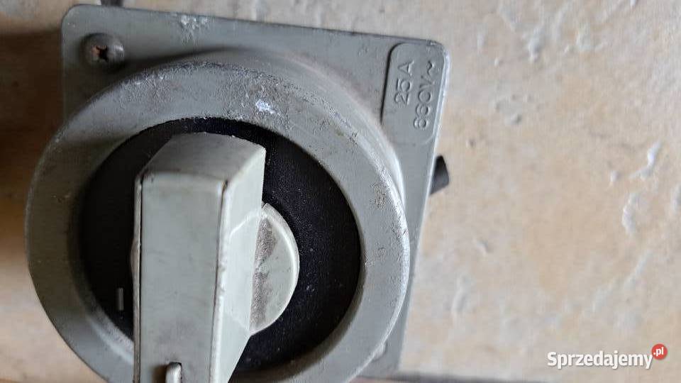 Przełączniki elektryczne z czasów PRL Leszno